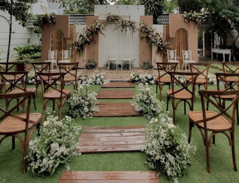 tema dekroasi pernikahan simple rustic